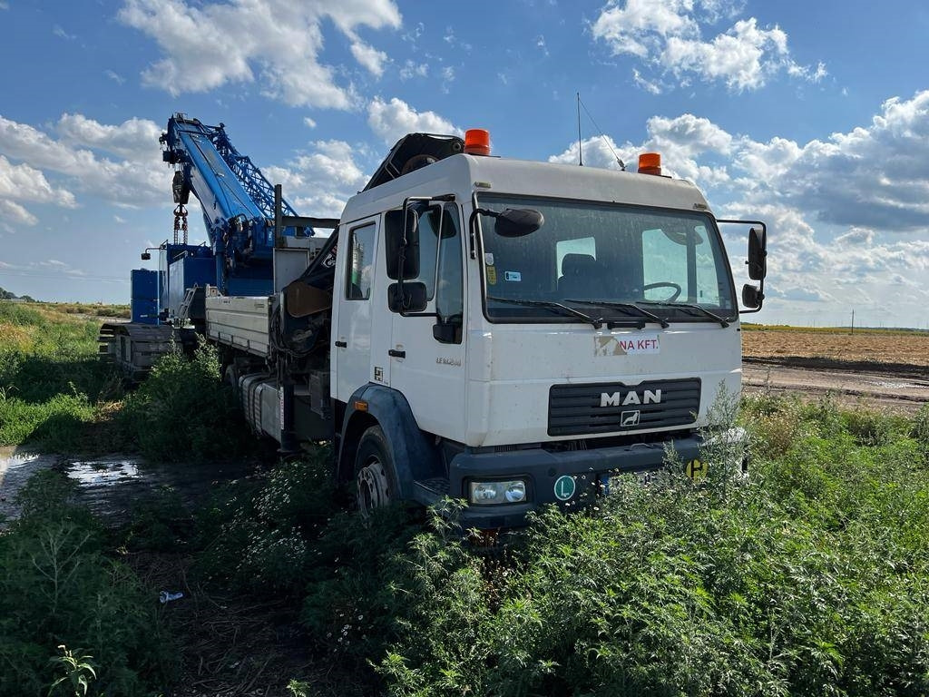 MAN LE 18.280 - Camion grue: photos 1 MAN LE 18.280 - Camion grue: photos 1