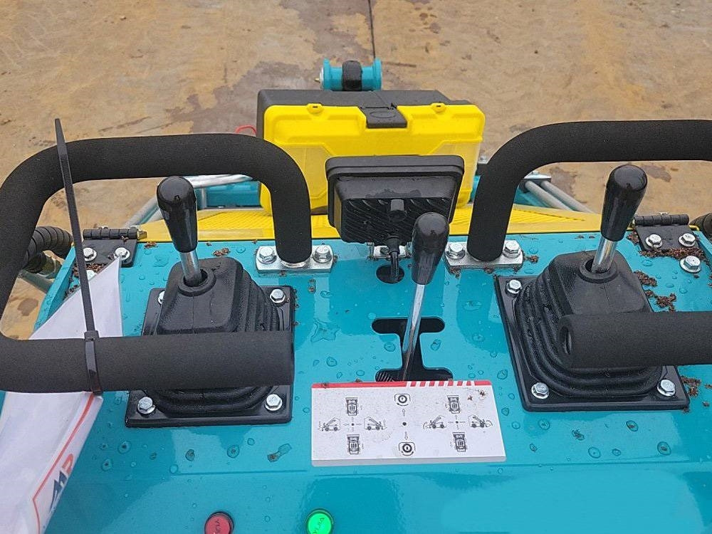 Machpro MPS330 - Mini chargeuse: photos 4 Machpro MPS330 - Mini chargeuse: photos 4