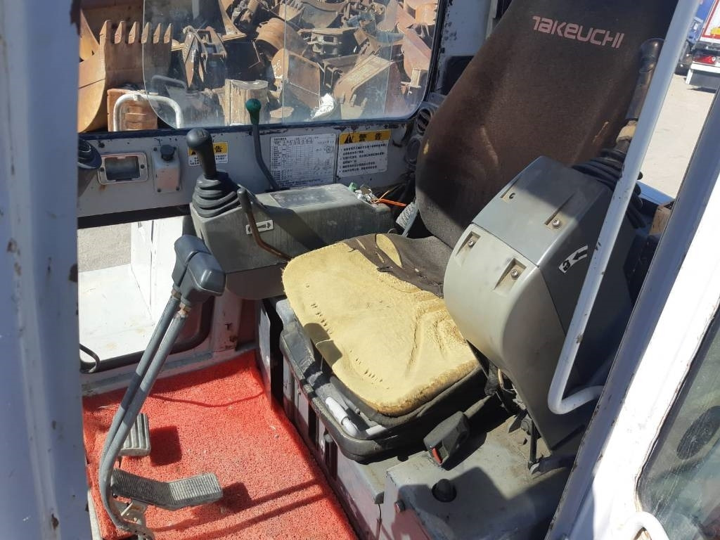Takeuchi TB150C - Mini pelle: photos 5 Takeuchi TB150C - Mini pelle: photos 5
