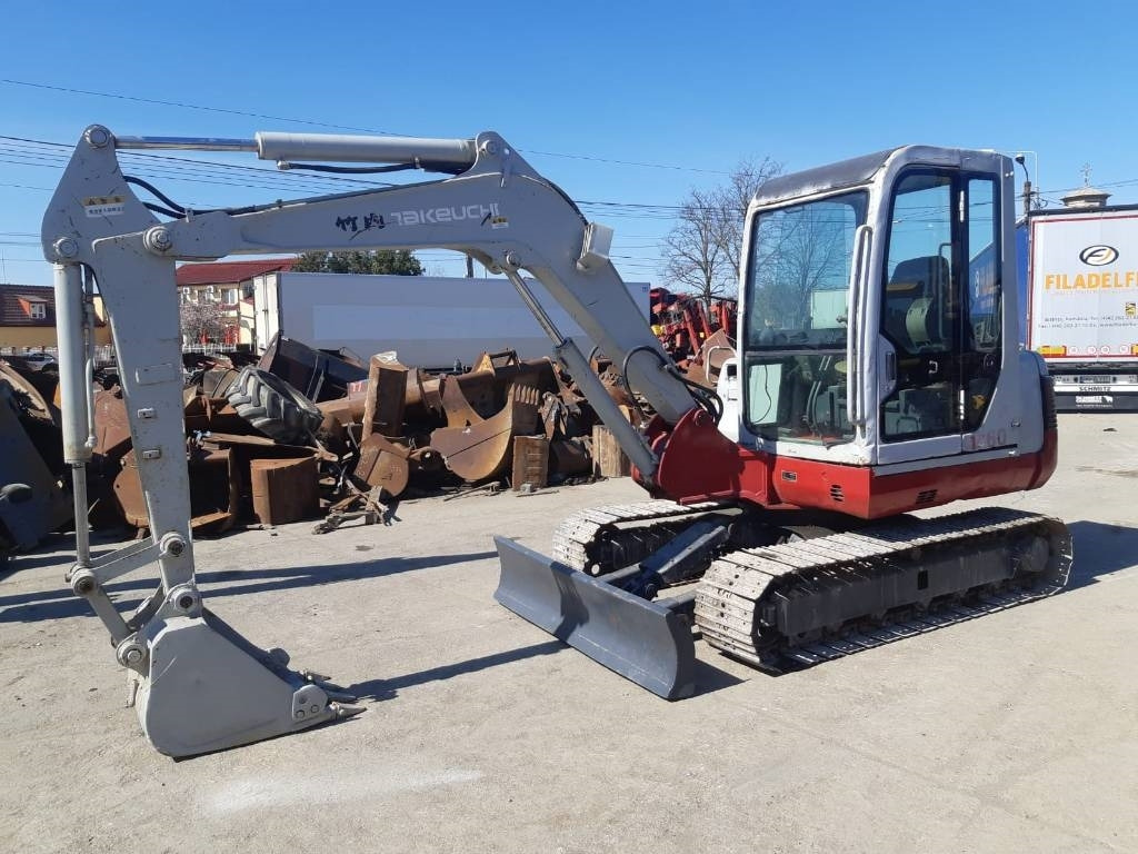 Takeuchi TB150C - Mini pelle: photos 1 Takeuchi TB150C - Mini pelle: photos 1