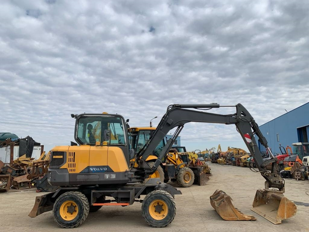 Volvo EW 60 E - Pelle sur pneus: photos 3 Volvo EW 60 E - Pelle sur pneus: photos 3