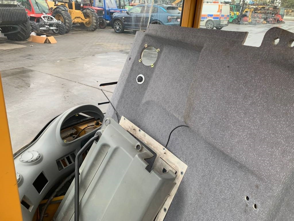Volvo L 50 E - L100 Cabin - Cabine pour Engins de chantier: photos 5 Volvo L 50 E - L100 Cabin - Cabine pour Engins de chantier: photos 5