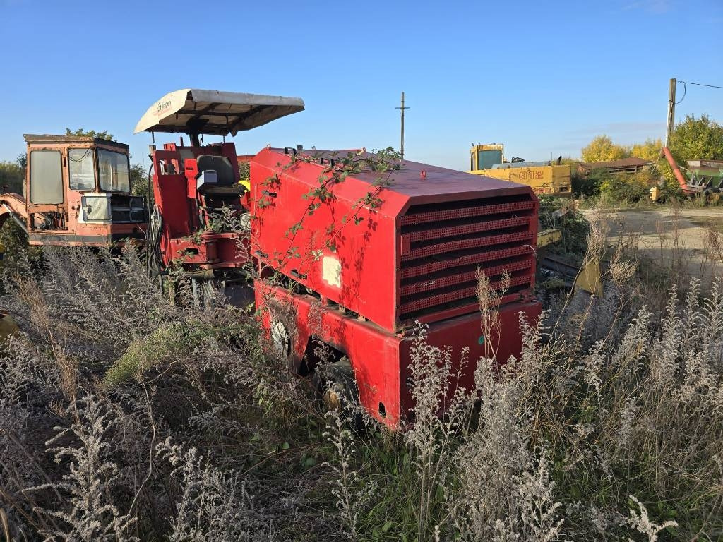 Wirtgen W 600 DC FOR PARTS - Finisseur: photos 1 Wirtgen W 600 DC FOR PARTS - Finisseur: photos 1