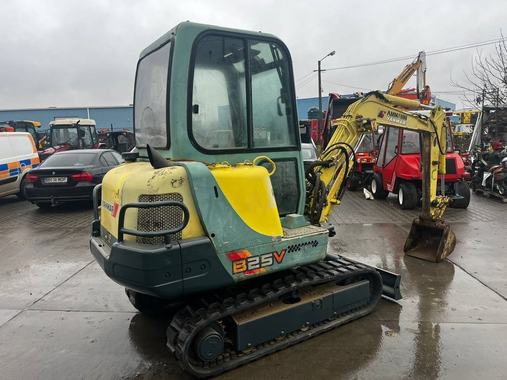 Yanmar B 25 V - Mini pelle: photos 3 Yanmar B 25 V - Mini pelle: photos 3