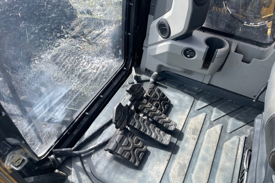 CATERPILLAR 340F - Pelle sur chenille: photos 5 CATERPILLAR 340F - Pelle sur chenille: photos 5