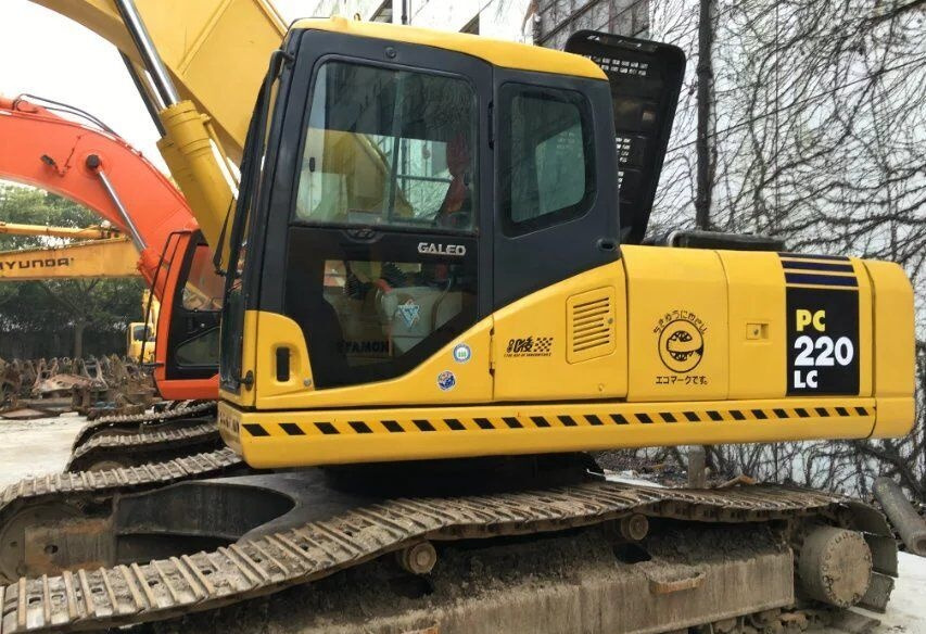 Komatsu PC220-7 - Mini pelle: photos 3 Komatsu PC220-7 - Mini pelle: photos 3