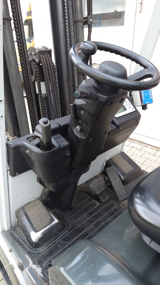 UniCarriers AG1N1L18Q - Chariot élévateur électrique: photos 3 UniCarriers AG1N1L18Q - Chariot élévateur électrique: photos 3