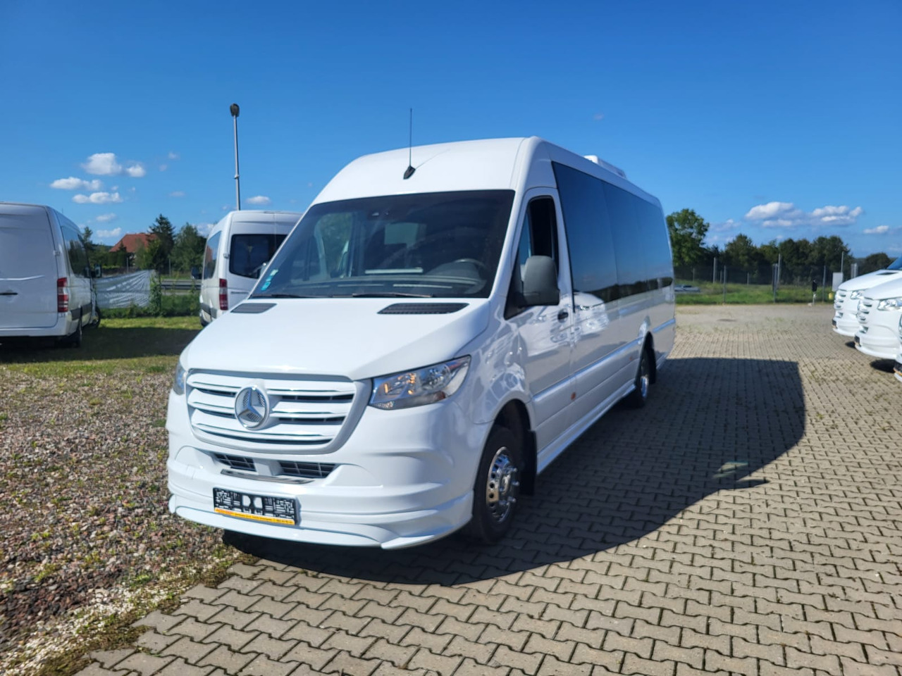 Sprinter 516 CDI 24 places + 4 standing - Bus interurbain: photos 2 Sprinter 516 CDI 24 places + 4 standing - Bus interurbain: photos 2