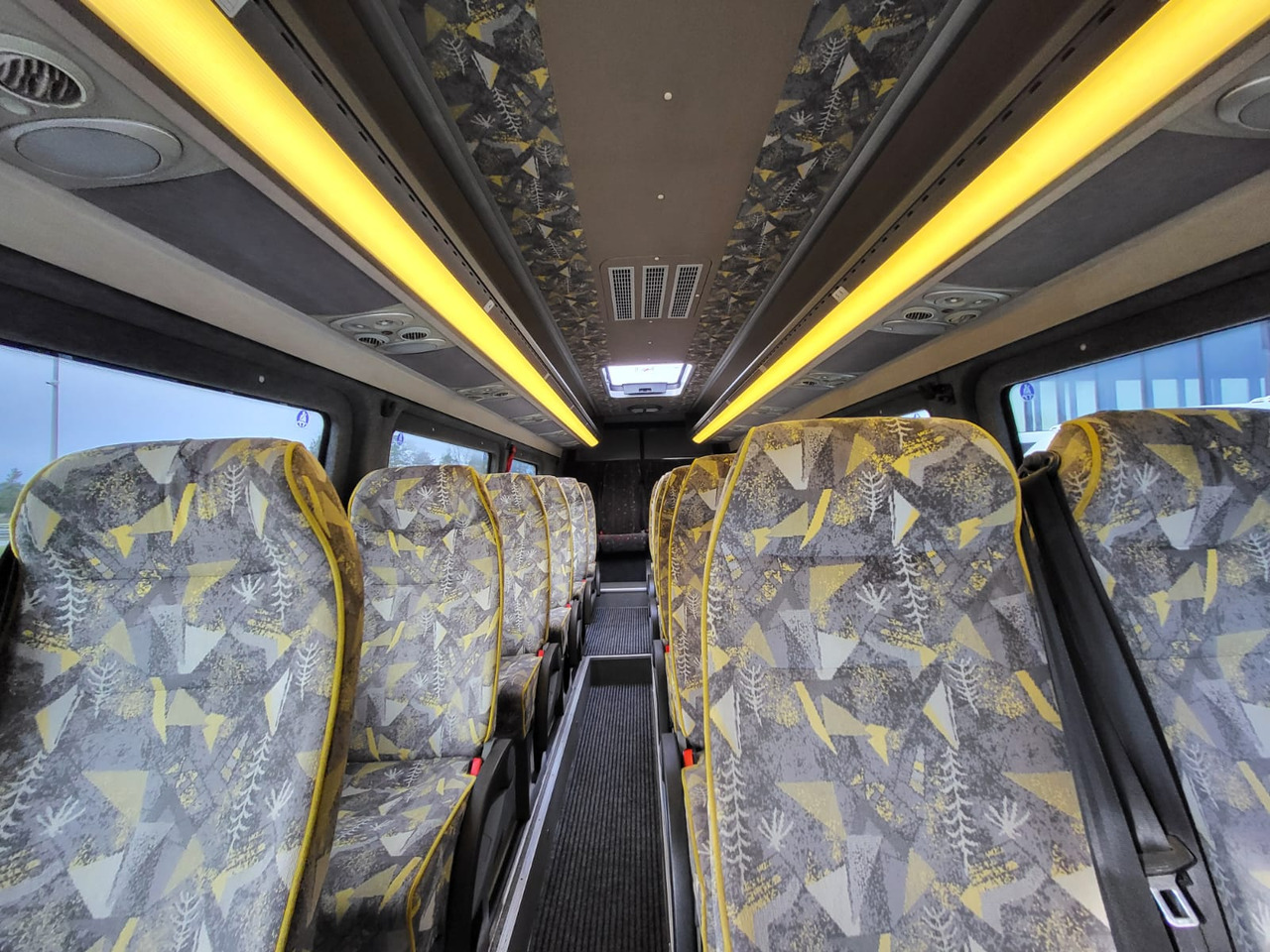 Bus interurbain Volkswagen Crafter 24 places: photos 13