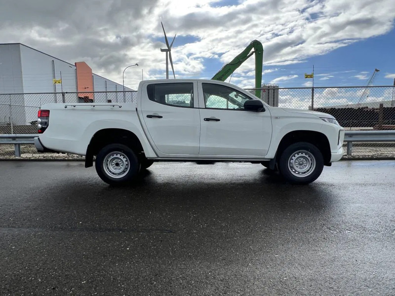 Pick-up, Utilitaire double cabine neuf Mitsubishi L200 4x4 - 8 UNITS in WHITE 2.5 D GL Double Cab - EURO 2 - NEW!! Ready for work!!!**: photos 6