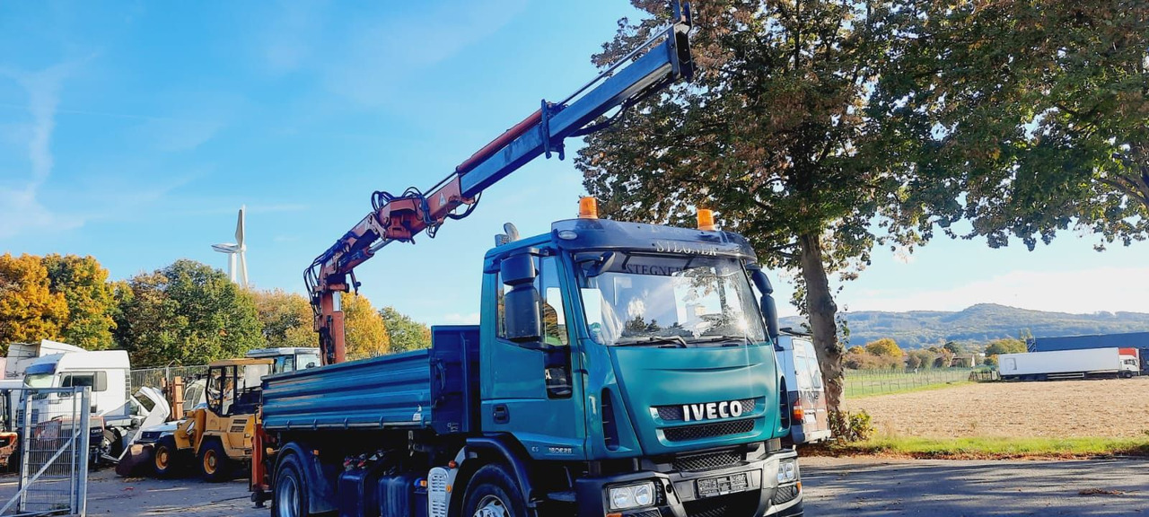 Iveco ML180E28K 4x2 mit Kran/Funk/Greifer - Camion benne, Camion grue: photos 1 Iveco ML180E28K 4x2 mit Kran/Funk/Greifer - Camion benne, Camion grue: photos 1