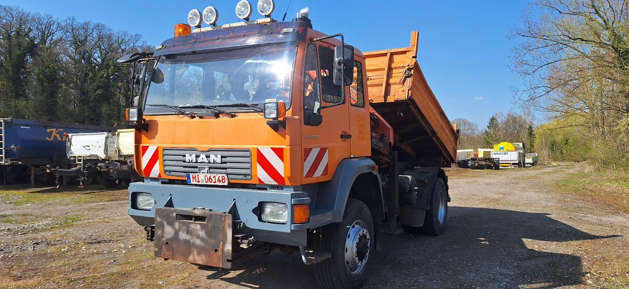 MAN TGM 18.240PS 4x4 3.S-Kipper mit Kran - Camion benne, Camion grue: photos 2 MAN TGM 18.240PS 4x4 3.S-Kipper mit Kran - Camion benne, Camion grue: photos 2