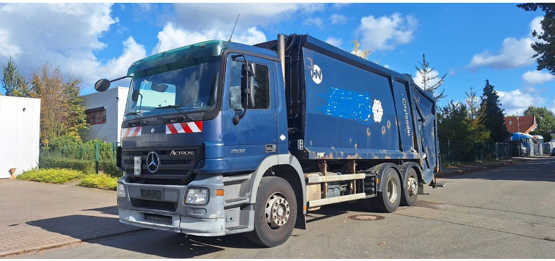 Mercedes-Benz 2632 Müllwgen 6x2 M.Haus Blatt/Luft - Benne à ordures ménagères: photos 1 Mercedes-Benz 2632 Müllwgen 6x2 M.Haus Blatt/Luft - Benne à ordures ménagères: photos 1
