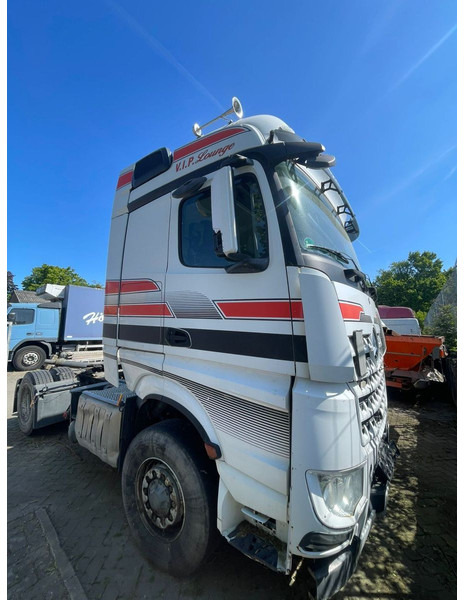Mercedes-Benz 1845MP4 HD 4x4 - Tracteur routier: photos 2 Mercedes-Benz 1845MP4 HD 4x4 - Tracteur routier: photos 2