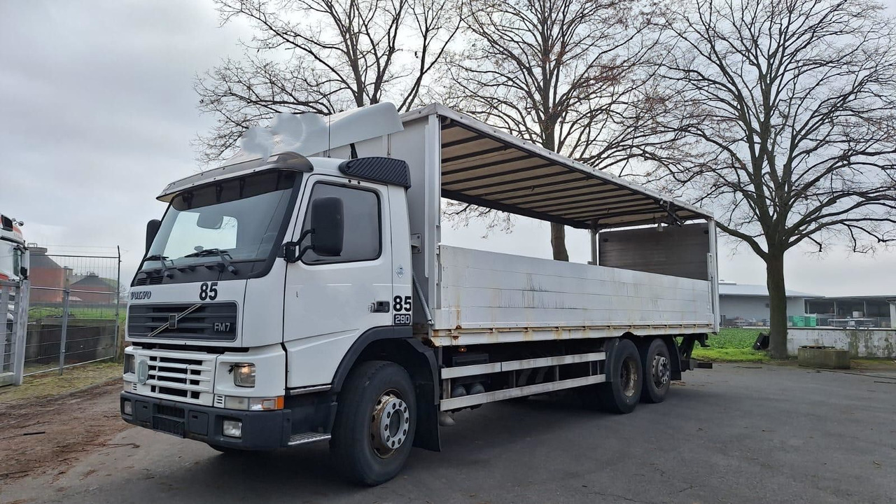 Volvo FM7 6x2 Koffer 3x vorhanden - Camion fourgon: photos 1 Volvo FM7 6x2 Koffer 3x vorhanden - Camion fourgon: photos 1