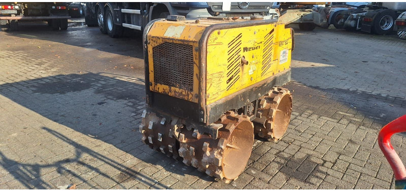 Weber TRC85 Walze - Mini compacteur: photos 1 Weber TRC85 Walze - Mini compacteur: photos 1