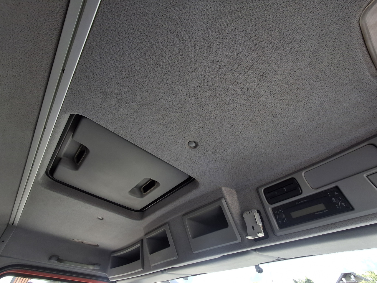 Balayeuse de voirie MERCEDES-BENZ Axor 1829 Zamiatarka Kehrmaschine BUCHER 2 Motoren Karcher PM10 Odchwaszczarka Sweeper: photos 26 Balayeuse de voirie MERCEDES-BENZ Axor 1829 Zamiatarka Kehrmaschine BUCHER 2 Motoren Karcher PM10 Odchwaszczarka Sweeper: photos 26