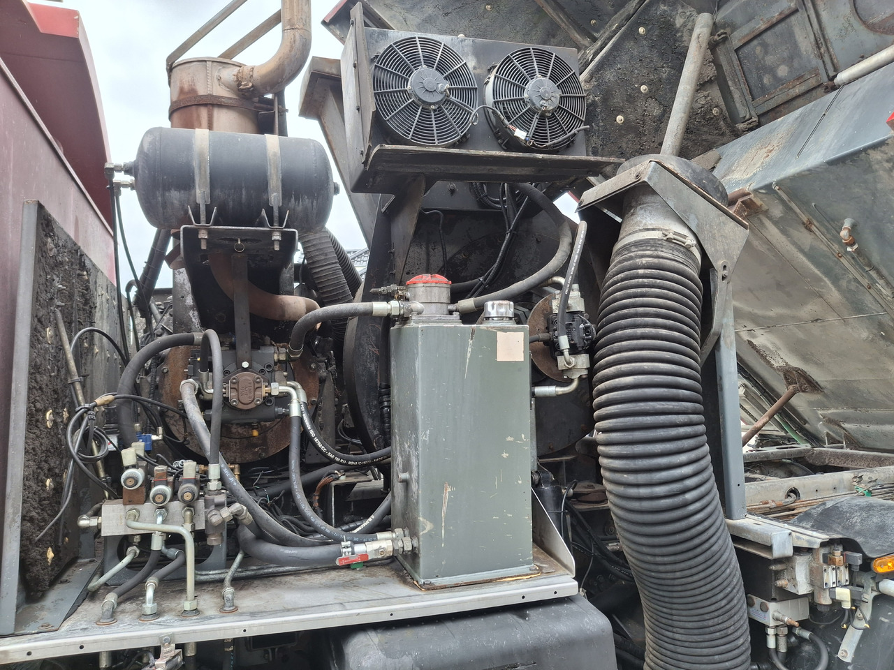 Balayeuse de voirie MERCEDES-BENZ Axor 1829 Zamiatarka Kehrmaschine BUCHER 2 Motoren Karcher PM10 Odchwaszczarka Sweeper: photos 19 Balayeuse de voirie MERCEDES-BENZ Axor 1829 Zamiatarka Kehrmaschine BUCHER 2 Motoren Karcher PM10 Odchwaszczarka Sweeper: photos 19