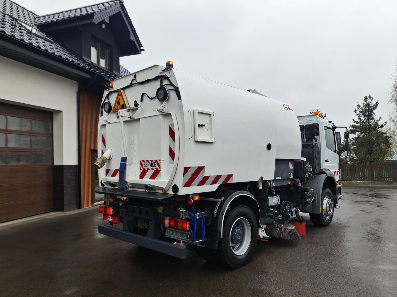 MERCEDES-BENZ Axor 1829 Zamiatarka Kehrmaschine Johnston 2 Motoren Karcher L/R - Balayeuse de voirie: photos 4 MERCEDES-BENZ Axor 1829 Zamiatarka Kehrmaschine Johnston 2 Motoren Karcher L/R - Balayeuse de voirie: photos 4