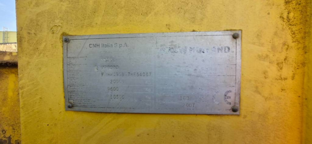 New Holland W 190 B - Chargeuse sur pneus: photos 5 New Holland W 190 B - Chargeuse sur pneus: photos 5