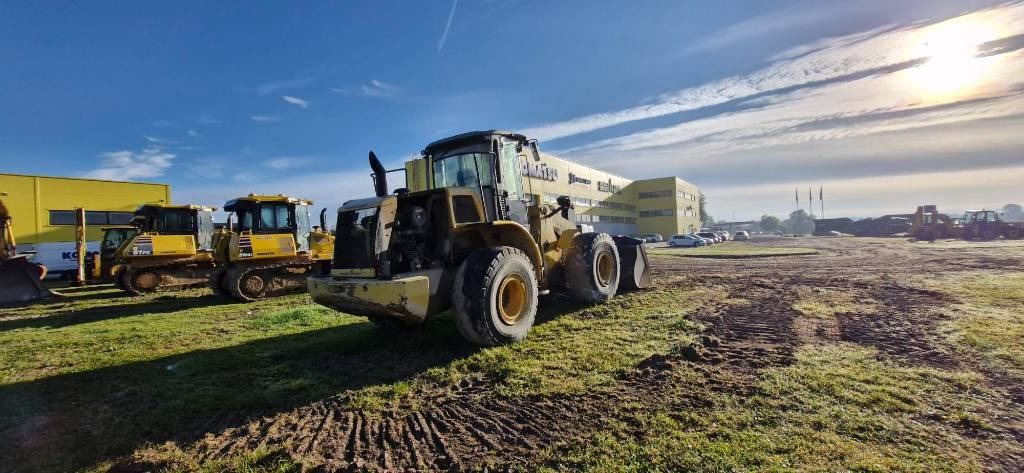 New Holland W 190 B - Chargeuse sur pneus: photos 2 New Holland W 190 B - Chargeuse sur pneus: photos 2