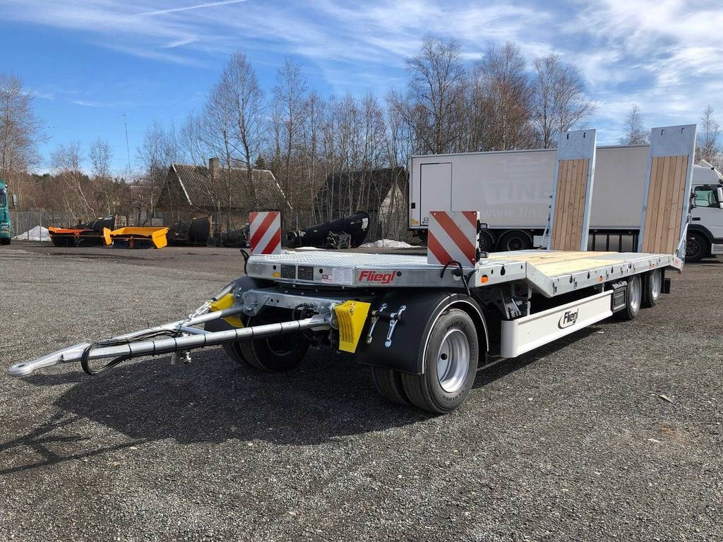 Fliegl DTS-S 300 - Remorque porte-engin surbaissée: photos 1 Fliegl DTS-S 300 - Remorque porte-engin surbaissée: photos 1