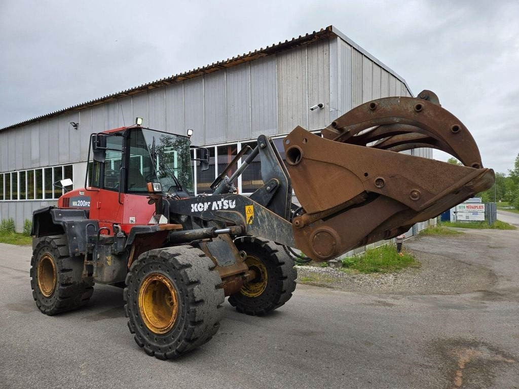 Komatsu WA200PZ-6 - Chargeuse sur pneus: photos 4 Komatsu WA200PZ-6 - Chargeuse sur pneus: photos 4