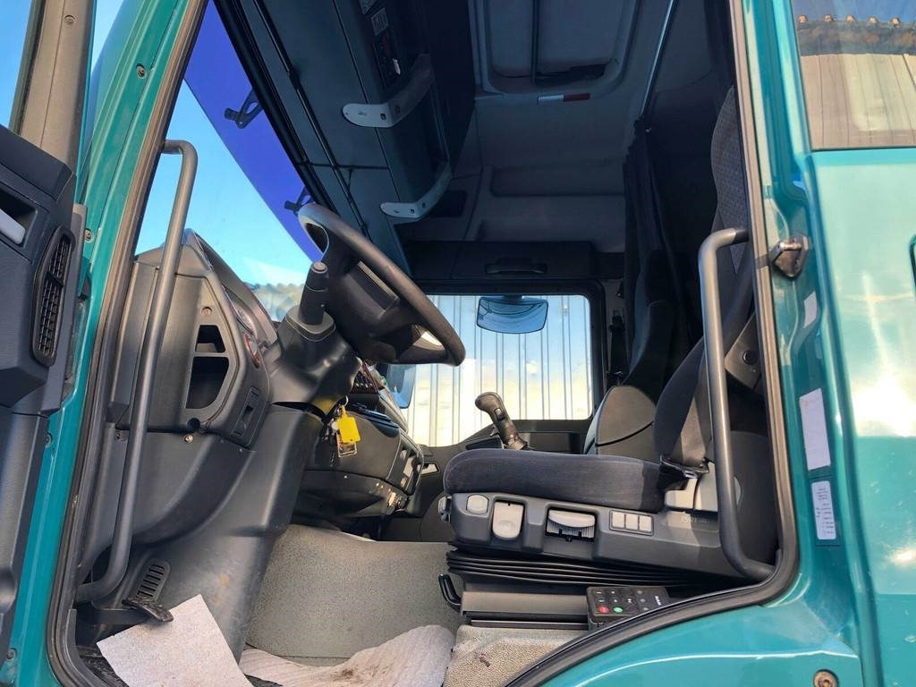 MAN TGA 35.480 8X2-4 BL DRY VACUUM 353kW - Camion hydrocureur: photos 5 MAN TGA 35.480 8X2-4 BL DRY VACUUM 353kW - Camion hydrocureur: photos 5