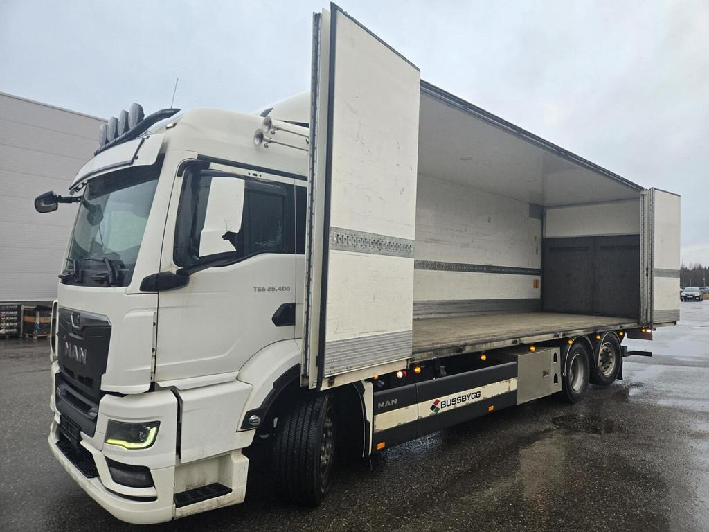 MAN TGS 26.400 6X2 SIDEOPENING - Camion fourgon: photos 1 MAN TGS 26.400 6X2 SIDEOPENING - Camion fourgon: photos 1