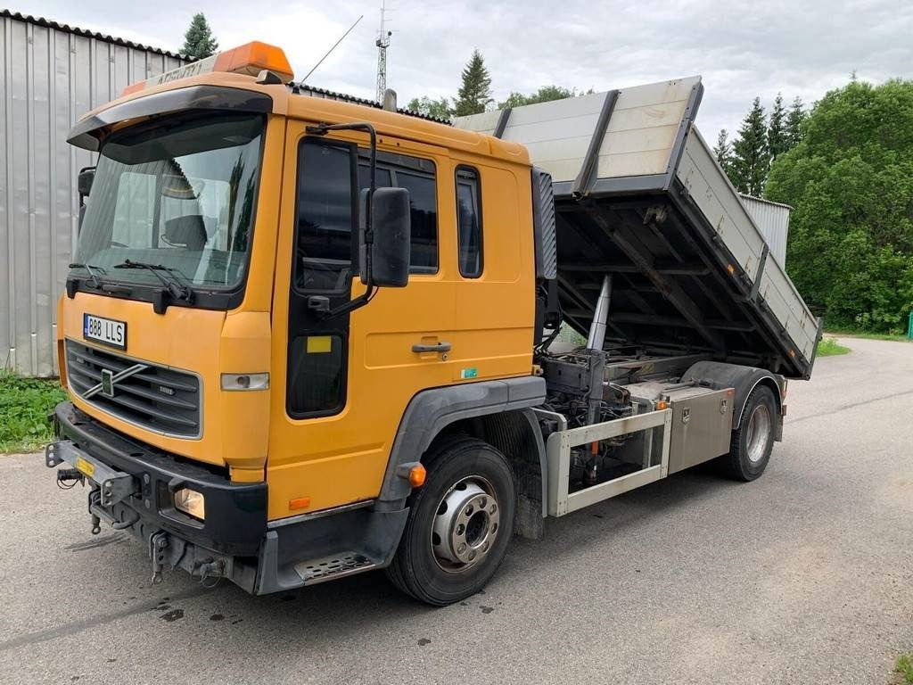 Volvo FL615 + HIAB 027-2 - Camion benne: photos 1 Volvo FL615 + HIAB 027-2 - Camion benne: photos 1