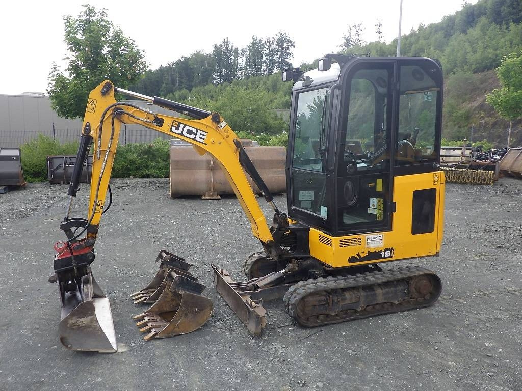 JCB 19 C-1 - Mini pelle: photos 1 JCB 19 C-1 - Mini pelle: photos 1