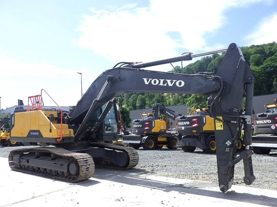 Volvo EC 300 E - Pelle sur chenille: photos 3 Volvo EC 300 E - Pelle sur chenille: photos 3