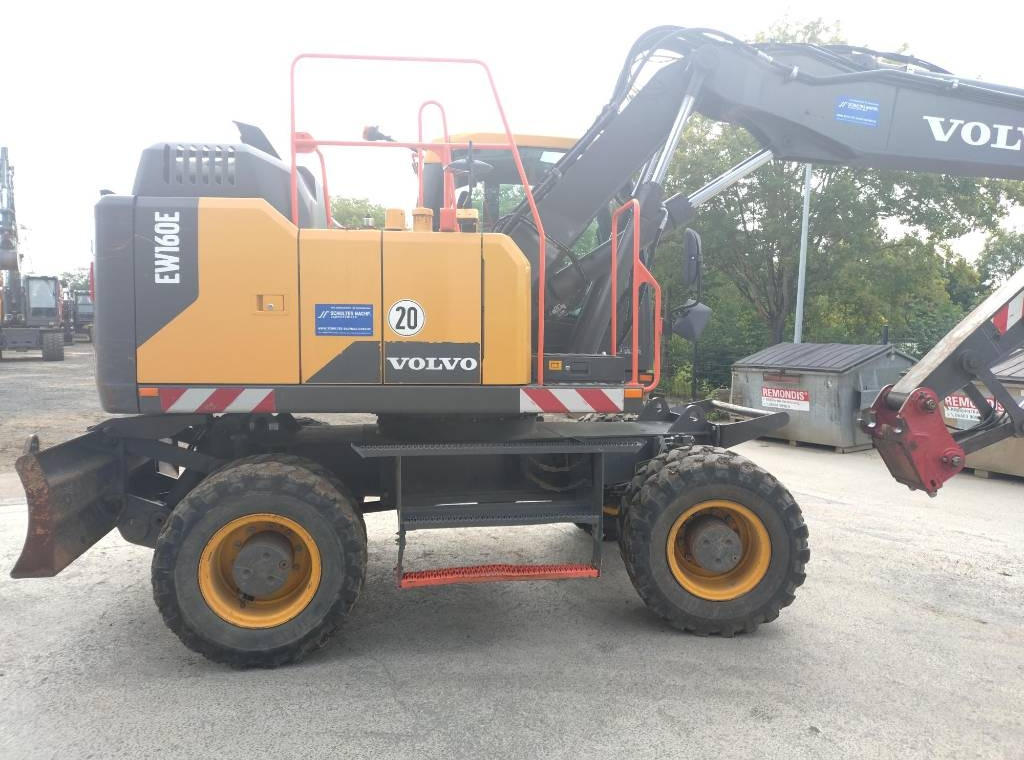 Volvo EW 160 E - Pelle sur pneus: photos 5 Volvo EW 160 E - Pelle sur pneus: photos 5