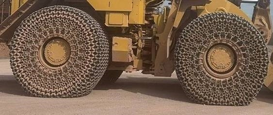 4 x Chains for wheel size 45/65R39 - Pneu pour Engins de chantier: photos 5 4 x Chains for wheel size 45/65R39 - Pneu pour Engins de chantier: photos 5