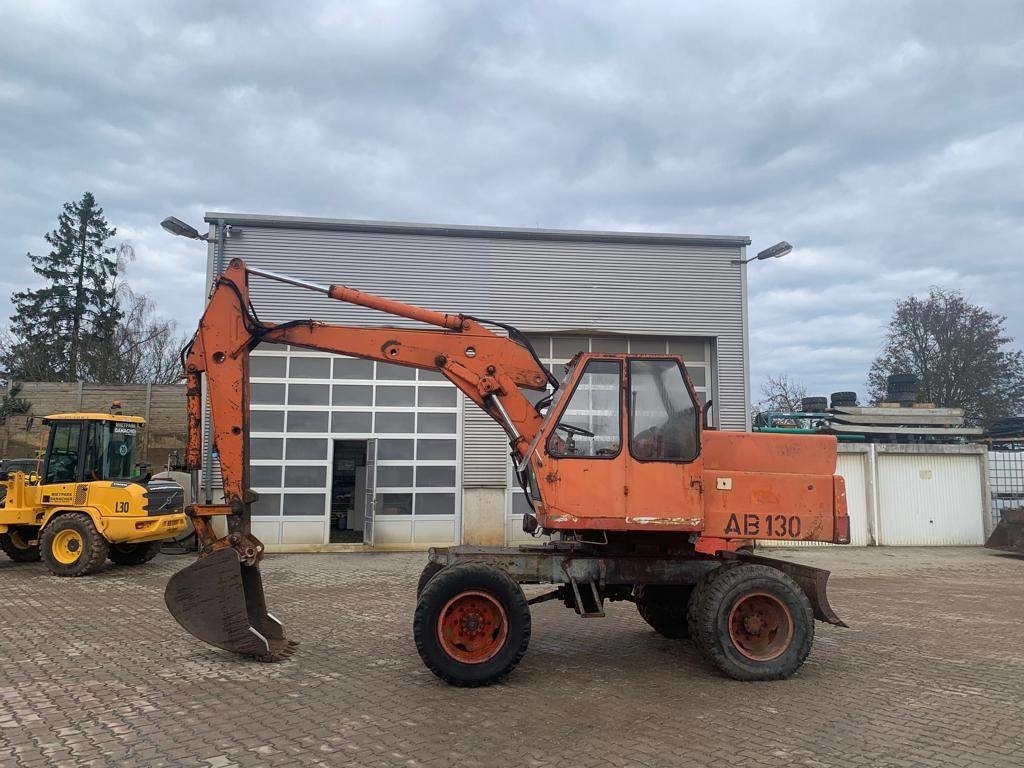 Atlas AB1302 / AB1500 mit Löffel und Greifer - Pelle sur pneus: photos 2 Atlas AB1302 / AB1500 mit Löffel und Greifer - Pelle sur pneus: photos 2