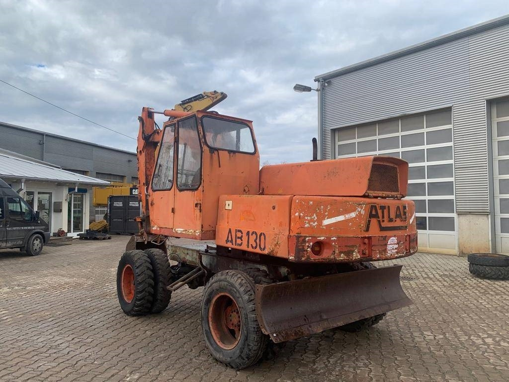 Atlas AB1302 / AB1500 mit Löffel und Greifer - Pelle sur pneus: photos 3 Atlas AB1302 / AB1500 mit Löffel und Greifer - Pelle sur pneus: photos 3