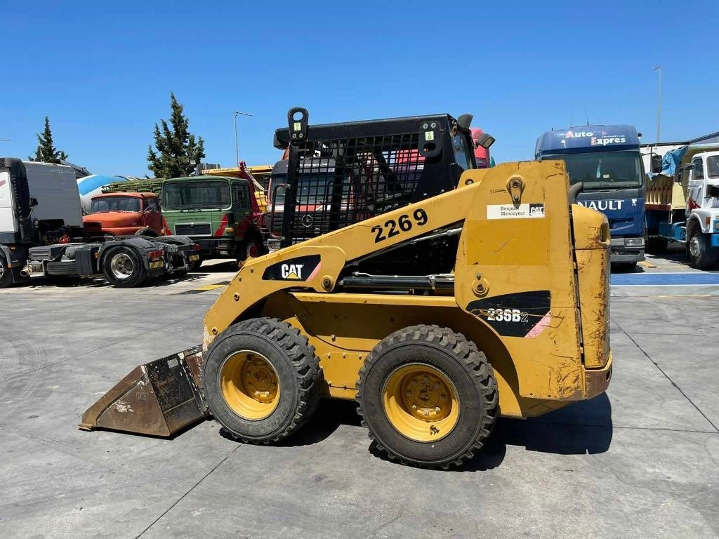 Mini chargeuse CAT 236 B: photos 16