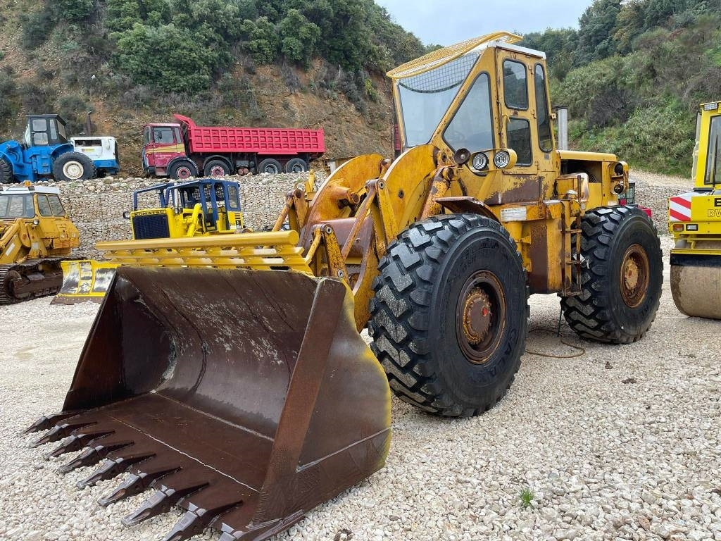 CAT 966C - Chargeuse sur pneus: photos 1 CAT 966C - Chargeuse sur pneus: photos 1