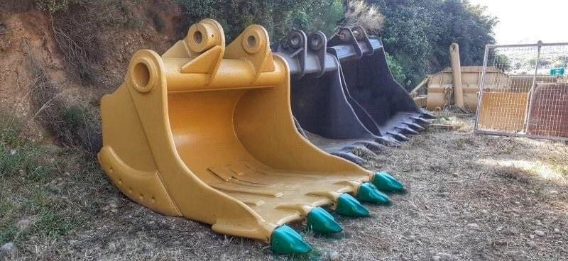 CAT BLME - Godet pour pelle pour Engins de chantier: photos 3 CAT BLME - Godet pour pelle pour Engins de chantier: photos 3