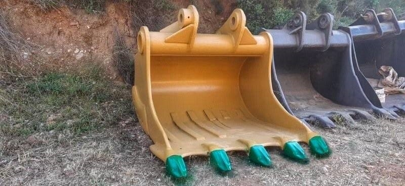 CAT BLME - Godet pour pelle pour Engins de chantier: photos 5 CAT BLME - Godet pour pelle pour Engins de chantier: photos 5