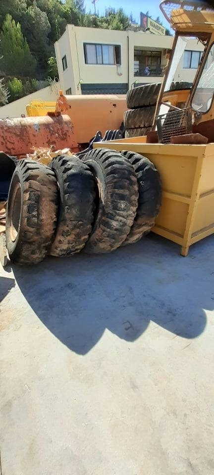 Goodyear 14.00-24 - Pneu pour Engins de chantier: photos 2 Goodyear 14.00-24 - Pneu pour Engins de chantier: photos 2