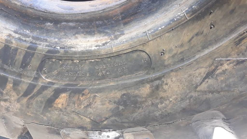 Goodyear 29.5-29 L3 - Pneu pour Engins de chantier: photos 2 Goodyear 29.5-29 L3 - Pneu pour Engins de chantier: photos 2