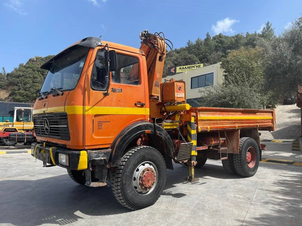Mercedes-Benz 1626K - Camion grue: photos 3 Mercedes-Benz 1626K - Camion grue: photos 3