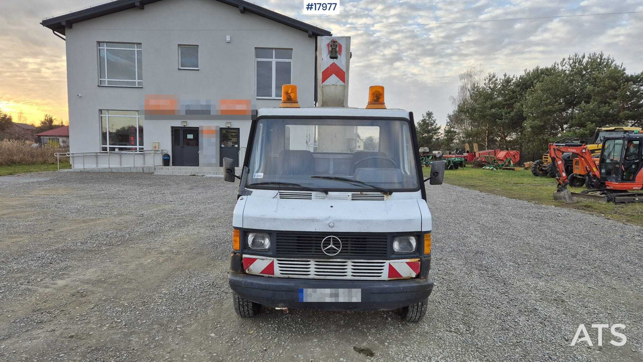BRONTO SKYLIFT basket lift on Mercedes-Benz 308D chassis (1992) - Camion avec nacelle: photos 2 BRONTO SKYLIFT basket lift on Mercedes-Benz 308D chassis (1992) - Camion avec nacelle: photos 2