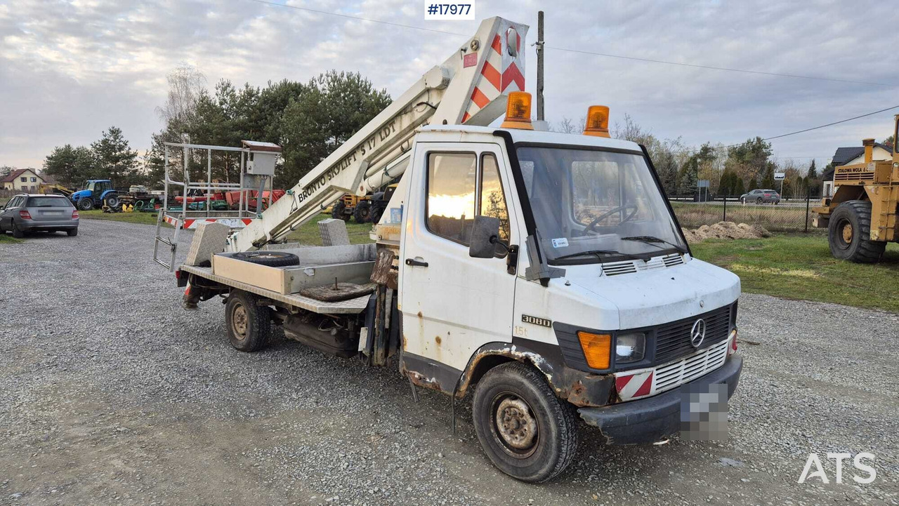 BRONTO SKYLIFT basket lift on Mercedes-Benz 308D chassis (1992) - Camion avec nacelle: photos 3 BRONTO SKYLIFT basket lift on Mercedes-Benz 308D chassis (1992) - Camion avec nacelle: photos 3