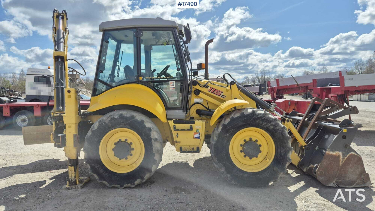 Backhoe Loader NEW HOLLAND B115C (2015) - Tractopelle: photos 4 Backhoe Loader NEW HOLLAND B115C (2015) - Tractopelle: photos 4