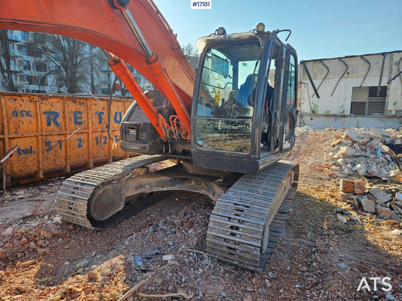 Hydraulic excavator Hitachi ZX225 LC (2013) - Pelle sur chenille: photos 2 Hydraulic excavator Hitachi ZX225 LC (2013) - Pelle sur chenille: photos 2