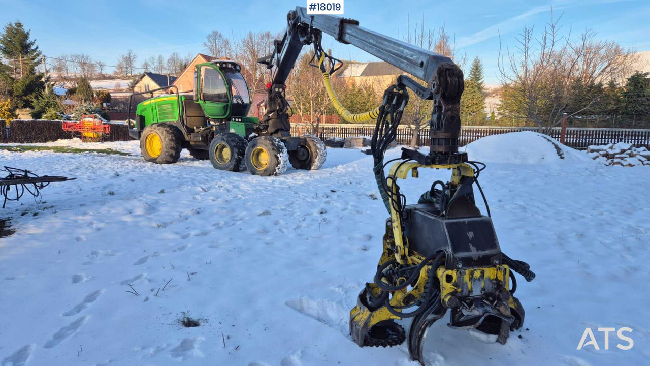 John Deere 1270E harvester (2009) - Abatteuse: photos 3 John Deere 1270E harvester (2009) - Abatteuse: photos 3