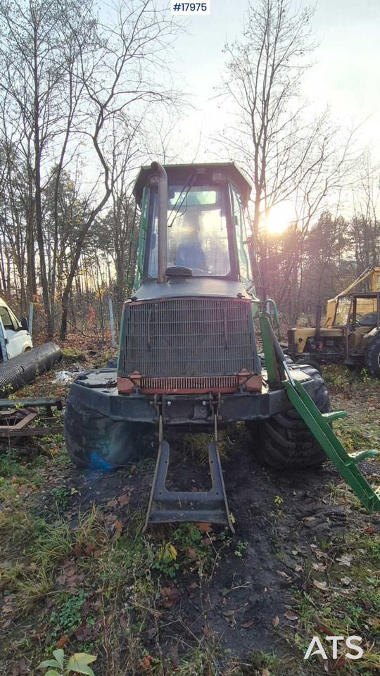 John Deere 810D forwarder (2007) - Porteur: photos 2 John Deere 810D forwarder (2007) - Porteur: photos 2