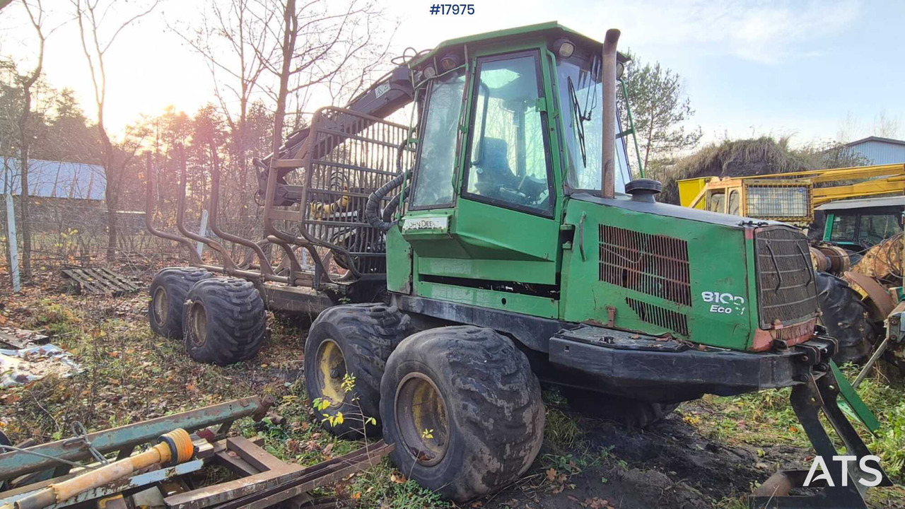 John Deere 810D forwarder (2007) - Porteur: photos 1 John Deere 810D forwarder (2007) - Porteur: photos 1